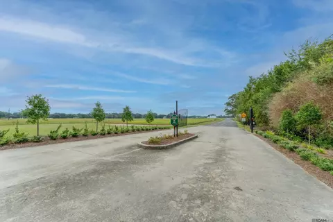 17 Buddy Gore Rd, Gonzales, LA 70737