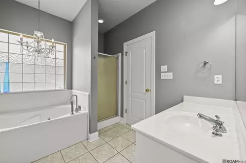 Bath - 33868 Natures Way, Walker, LA 70785 photo 3 of 3