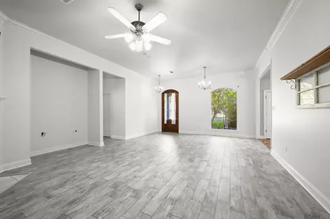 Living - 33868 Natures Way, Walker, LA 70785 photo 2 of 6
