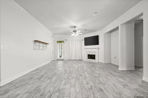 Living - 33868 Natures Way, Walker, LA 70785 photo 4 of 6