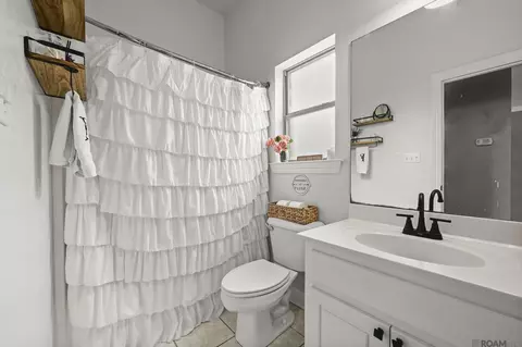 Bath - 33868 Natures Way, Walker, LA 70785 photo 1 of 3