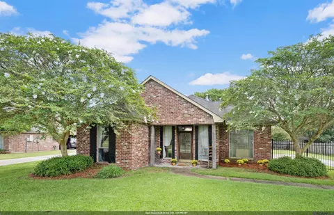 6596 Windwood Dr, Zachary, LA 70791