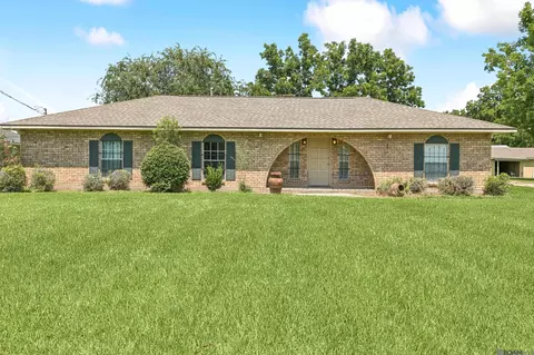 2924 Nicholas St, Port Allen, LA 70767