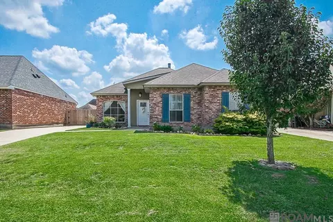 40467 Cross Creek Ave, Gonzales, LA 70737