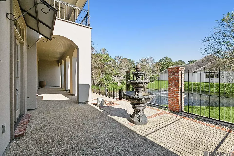 Exterior - 9631 Myrtle Ln, Baton Rouge, LA 70810 photo 5 of 10
