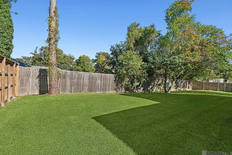 Exterior - 9631 Myrtle Ln, Baton Rouge, LA 70810 photo 9 of 10