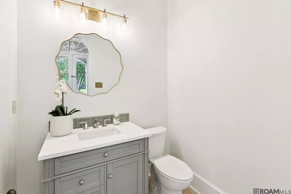 Bath - 9631 Myrtle Ln, Baton Rouge, LA 70810 photo 5 of 8
