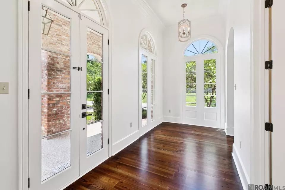 Entry Way - 9631 Myrtle Ln, Baton Rouge, LA 70810 photo 1 of 3