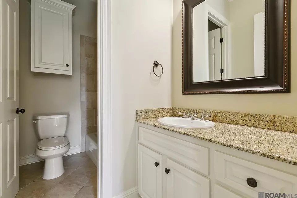 Bath - 9631 Myrtle Ln, Baton Rouge, LA 70810 photo 8 of 8