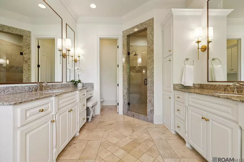 Bath - 9631 Myrtle Ln, Baton Rouge, LA 70810 photo 3 of 8