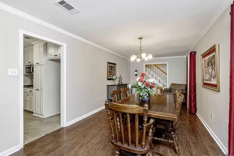 Dining - 8242 Comite Acres Dr, Baker, LA 70714 photo 2 of 2