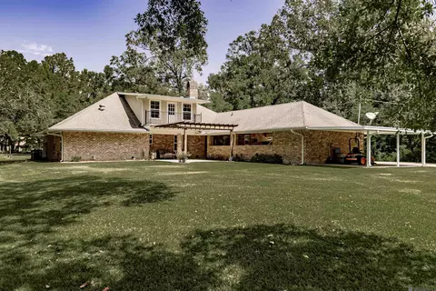 Exterior - 8242 Comite Acres Dr, Baker, LA 70714 photo 10 of 11