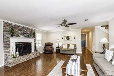 Living - 8242 Comite Acres Dr, Baker, LA 70714 photo 1 of 2