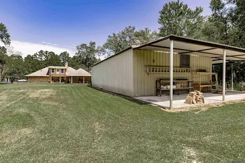 Exterior - 8242 Comite Acres Dr, Baker, LA 70714 photo 3 of 11