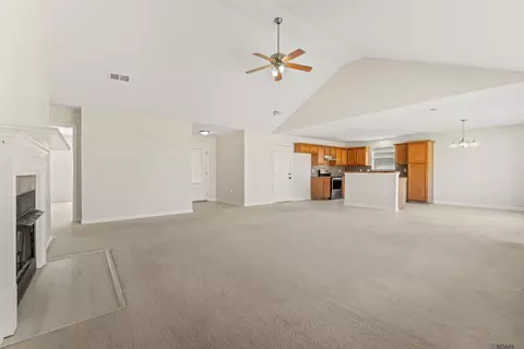 Living - 40406 Fitzgerald Dr, Darrow, LA 70725 photo 4 of 4