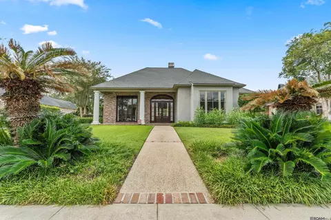 11142 S Lakeside Oaks Ave, Baton Rouge, LA 70810