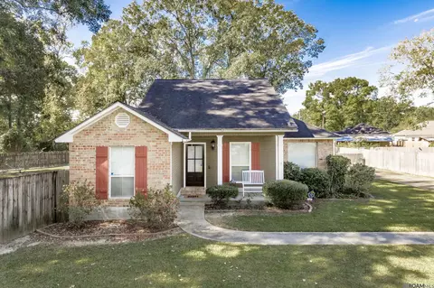 3215 White Oak St, Zachary, LA 70791