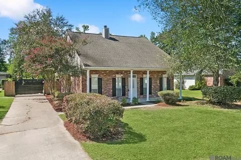 8034 Versailles Dr, Denham Springs, LA 70706