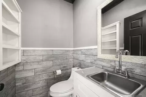 Bath - 30105 Oak Shadow Dr, Walker, LA 70785 photo 4 of 4