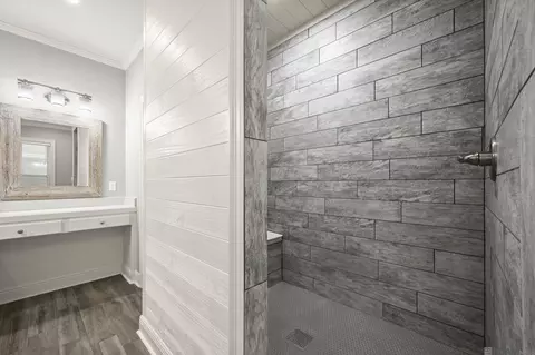 Bath - 30105 Oak Shadow Dr, Walker, LA 70785 photo 2 of 4
