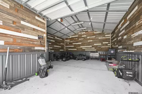 Exterior - 30105 Oak Shadow Dr, Walker, LA 70785 photo 5 of 6