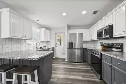 Kitchen - 13611 S Trace Dr, Walker, LA 70785 photo 1 of 2