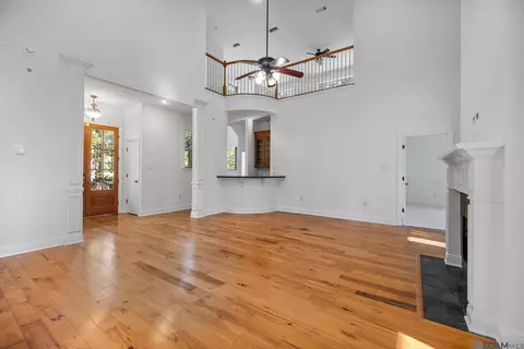 Living - 29960 W Bates Rd, Hammond, LA 70403 photo 2 of 4