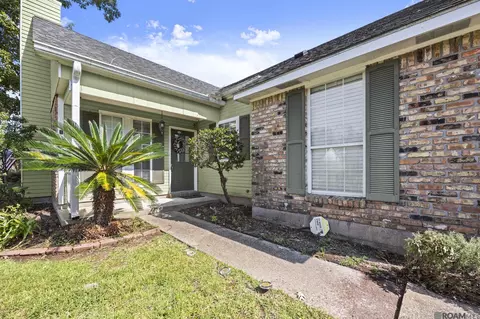 4416 Country Hill Dr, Baton Rouge, LA 70816