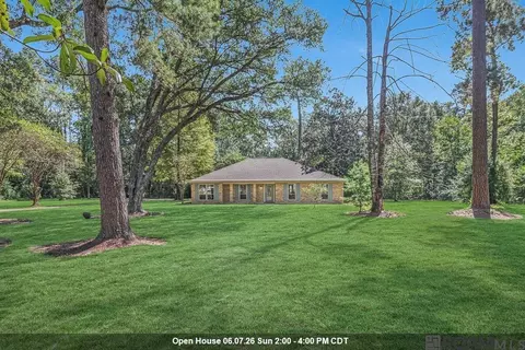 29398 Magnolia Dr, Walker, LA 70785