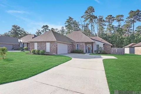 30793 Creek Valley Dr, Denham Springs, LA 70726
