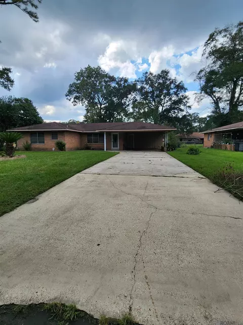 8825 Gov Nichols Dr, Baton Rouge, LA 70811
