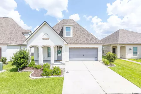 6211 Lake Edge Dr, Baton Rouge, LA 70820