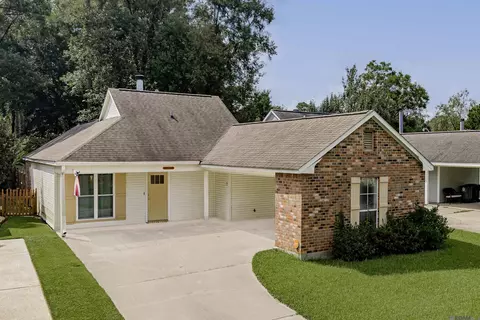 726 Fawn Lake Dr, Baton Rouge, LA 70816