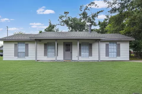 16487 Chris Dr, Prairieville, LA 70769