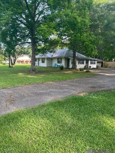 7736 River Ridge Dr, Denham Springs, LA 70726