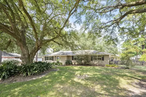 7455 Thames Dr, Denham Springs, LA 70706