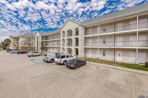 12386 River Highlands # H, Saint Amant, LA 70774