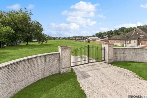 39033 Cornerview Rd, Gonzales, LA 70737