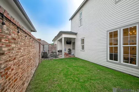 Exterior - 5224 N Pointer Ct, Baton Rouge, LA 70808 photo 4 of 5