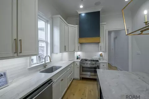 Kitchen - 5224 N Pointer Ct, Baton Rouge, LA 70808 photo 2 of 2