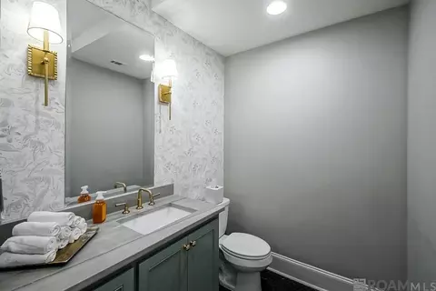 Bath - 5224 N Pointer Ct, Baton Rouge, LA 70808 photo 2 of 5