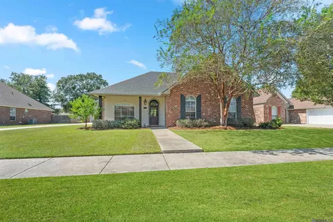 6593 Summerlin Dr, Zachary, LA 70791