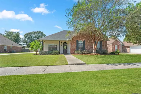 6593 Summerlin Dr, Zachary, LA 70791