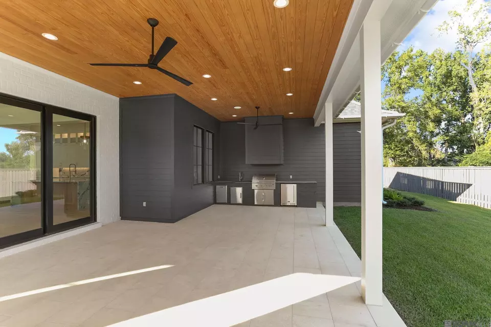 Exterior - 154 Magnolia Wood Ave, Baton Rouge, LA 70808 photo 3 of 3
