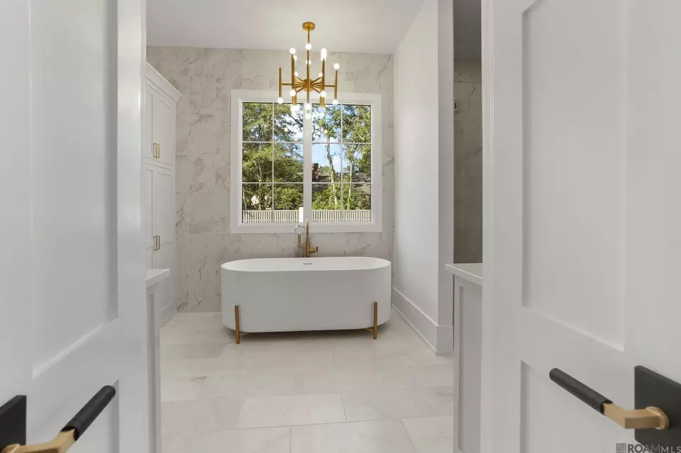 Bath - 154 Magnolia Wood Ave, Baton Rouge, LA 70808 photo 1 of 6