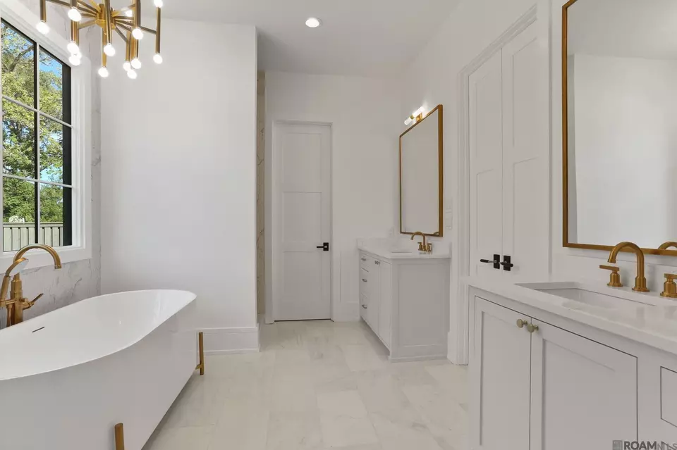 Bath - 154 Magnolia Wood Ave, Baton Rouge, LA 70808 photo 2 of 6