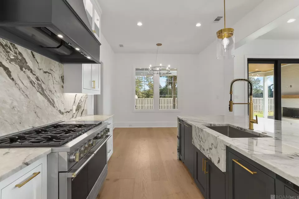 Kitchen - 154 Magnolia Wood Ave, Baton Rouge, LA 70808 photo 5 of 5