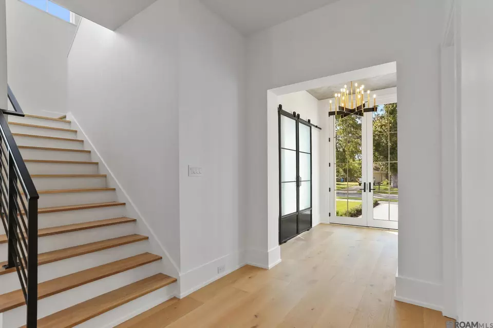 Entry Way - 154 Magnolia Wood Ave, Baton Rouge, LA 70808 photo 2 of 3