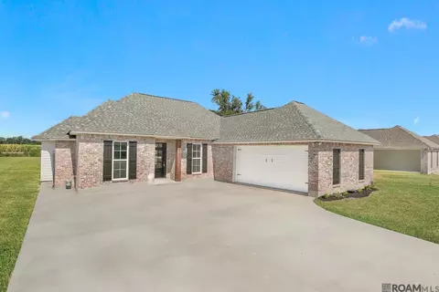 4815 Pointe Prospect Dr, Oscar, LA 70762