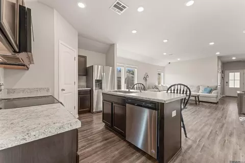 13267 Janet Ann Ln, Walker, LA 70785